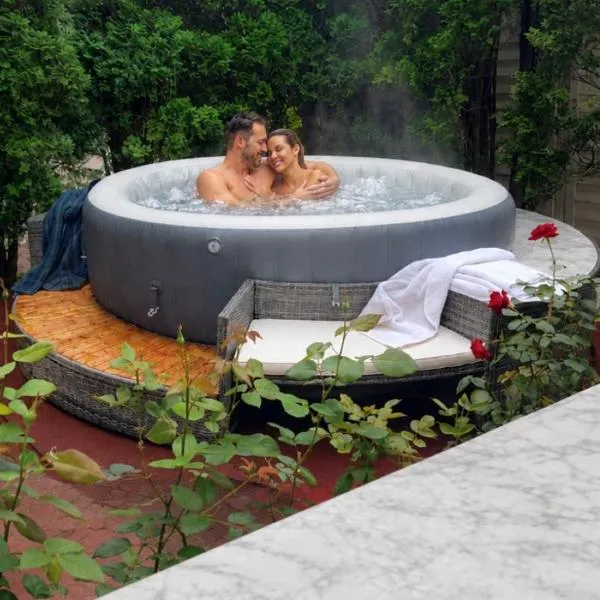 FOREST RETREAT Luxury Villas，位于布什泰尼的酒店