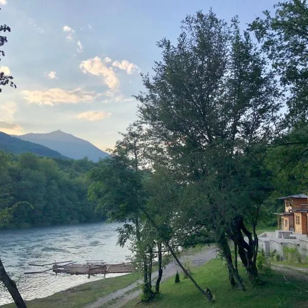 Tara-Rafting and relax on the river，位于福查的酒店