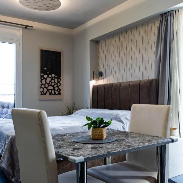 George V Luxury Apartments - Room 3,位于基利尼的酒店