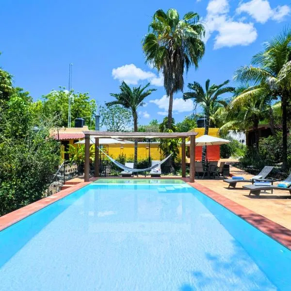 The Pickled Onion Hotel & Restaurant Uxmal，位于Santa Elena的酒店