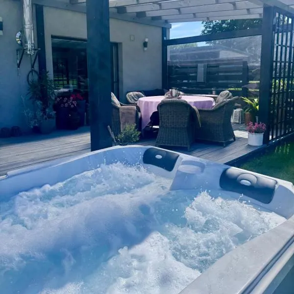 Domek z jacuzzi Studnica 39，位于Studnica的酒店