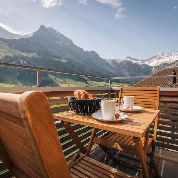 Chuenislodge1 - Traum Panorama - Balkon - Tiefgarage，位于阿德尔博登的酒店