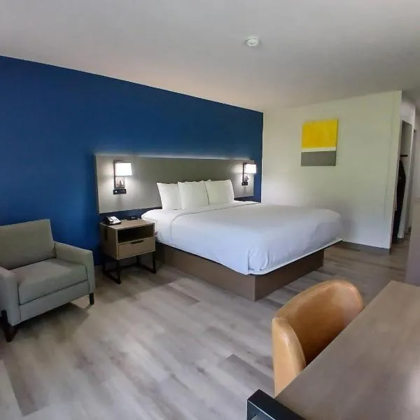 Comfort Inn near Downtown & Blue Ridge PKWY，位于马里昂的酒店