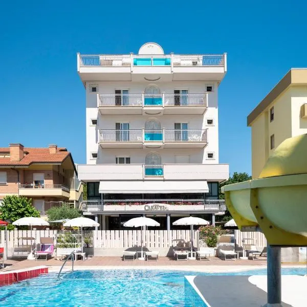 Hotel Caravel B&B，位于米萨诺阿德里亚蒂科的酒店