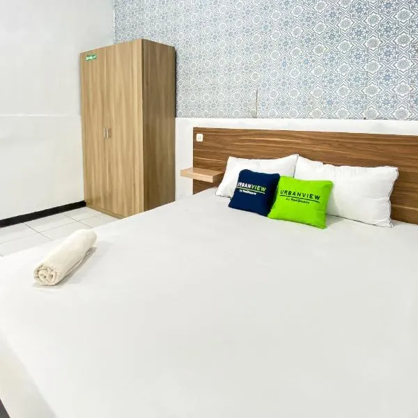 Urbanview Hotel Ultima Veteran Garut，位于加鲁特的酒店
