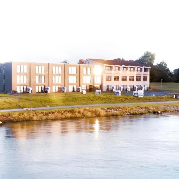 BE BIO Hotel be natural - direkt am Wasser，位于滕宁的酒店