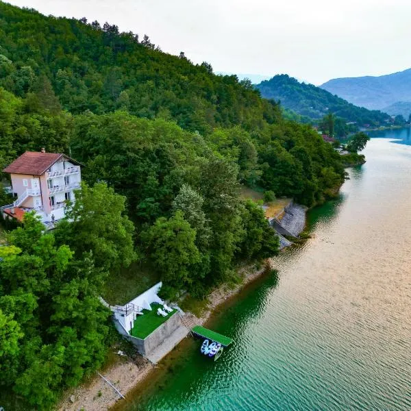 Golden Lake House，位于科尼茨的酒店