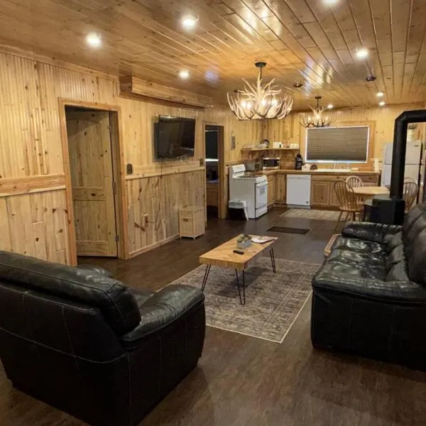 Bellamy's Ski Haus，位于红河的酒店
