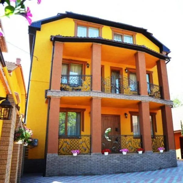 Goldenluxe，位于Velikaya Bakta的酒店
