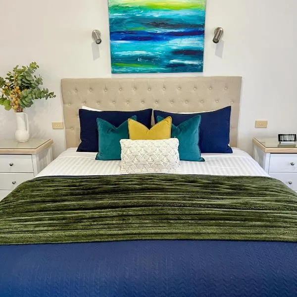 Coastal Waters Motor Inn,位于莱克斯恩特伦斯的酒店