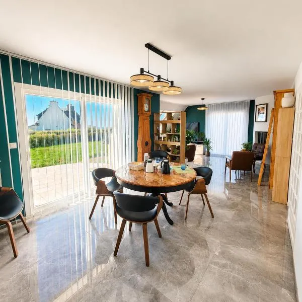 MARYPRATJOULOU Chambres d'hôtes- salle de bain privative- spacieux calme- GR34- Front de mer- Petit déjeuner compris PAIEMENT SUR PLACE UNIQUEMENT, ESPECES ,CB ,Chèque，位于波尔斯波代的酒店