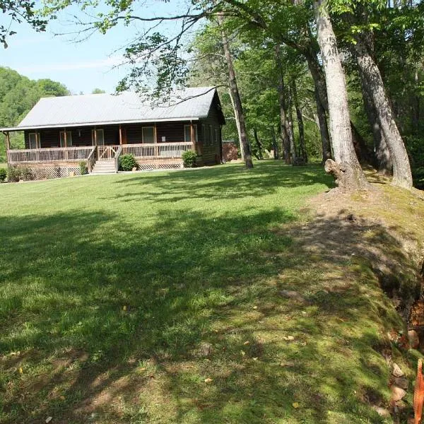 Climbing Bear Creekside Cabin，位于马吉谷的酒店