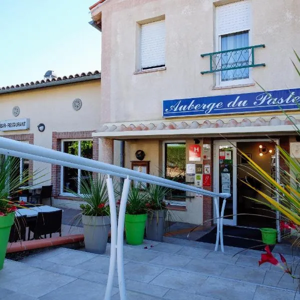 Logis Hôtel - Auberge du Pastel - Hôtel 3 étoiles et Restaurant，位于Caignac的酒店