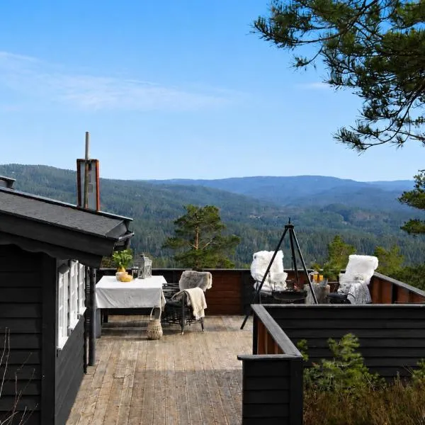 Cozy cottage with a Wonderful view - Hiking trails - Silence，位于Mjåvatn的酒店