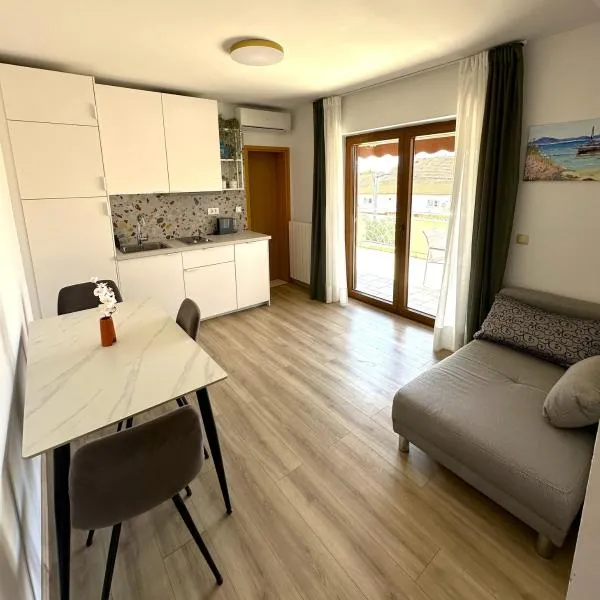 Apartment Dalmare，位于比奥格勒·纳·莫鲁的酒店