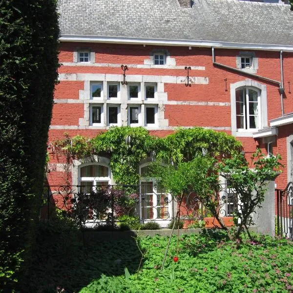 Chambre d'Hôtes Les Augustins - Parking sécurisé - Borne de recharge，位于于伊的酒店