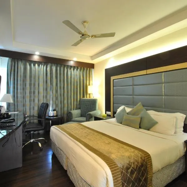 Hotel Royal Cliff，位于Juhi Bari的酒店