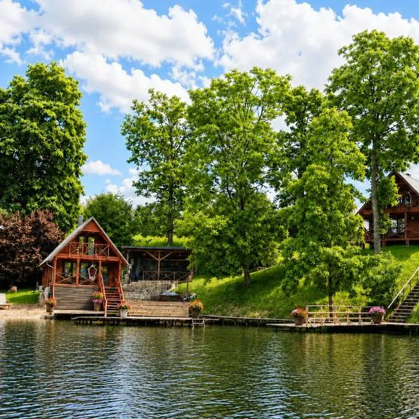 LAKE VIEW Resort - Sodyba，位于Skirlėnai的酒店