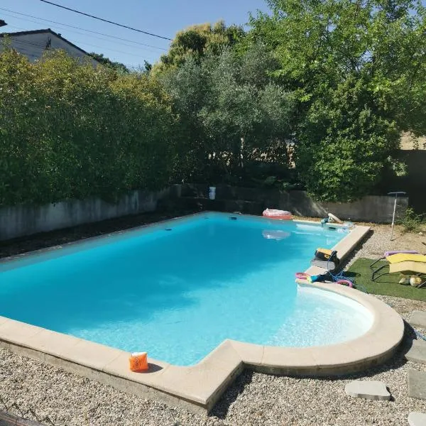 Gite avec piscine，位于Crespian的酒店