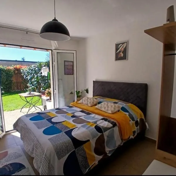L'Escale Orléans Chambres d'hôtes，位于奥尔良的酒店