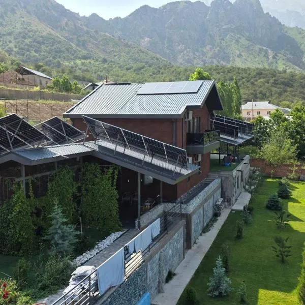 Panorama Lux Guest House，位于Chimgan的酒店