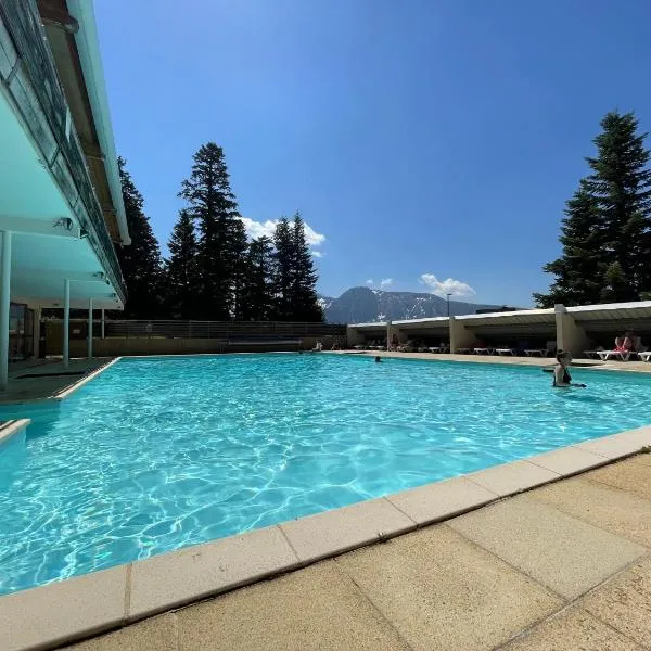 Appartement 2 chambres au pied des pistes et de l'école ESF，位于尚鲁斯的酒店