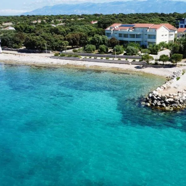 Lili Rose Mandre - Exclusive Family Apartments with Sea View, Just Steps from Beach，位于曼德雷的酒店