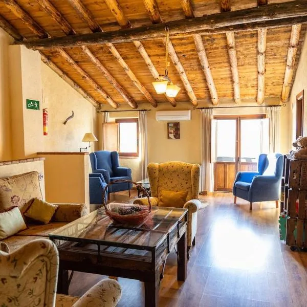Encanto Rústico: Chimenea y Barbacoa Norte Córdoba，位于Doña Rama的酒店