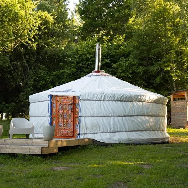 Countryside yurt near Tõrva，位于Jõgeveste的酒店