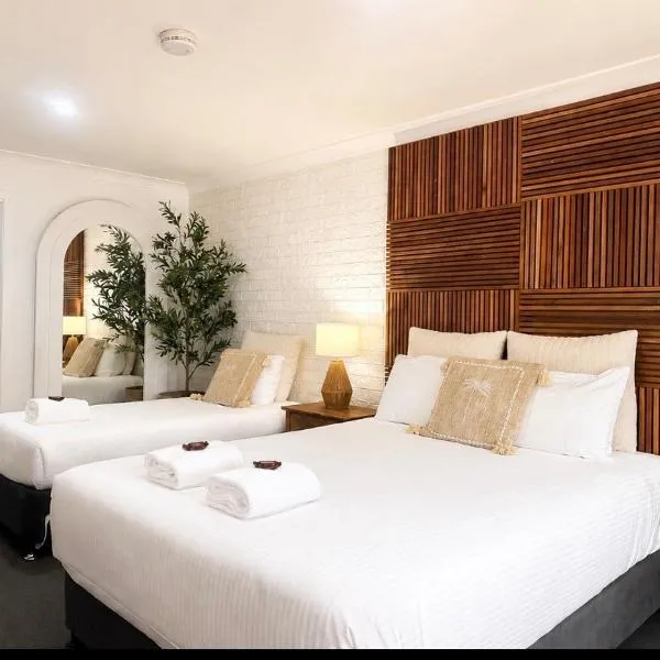 Beachmere Palms Motel，位于Beachmere的酒店