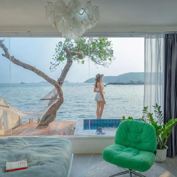 White Beachfront Pool Villa Koh Larn,位于格兰岛的酒店