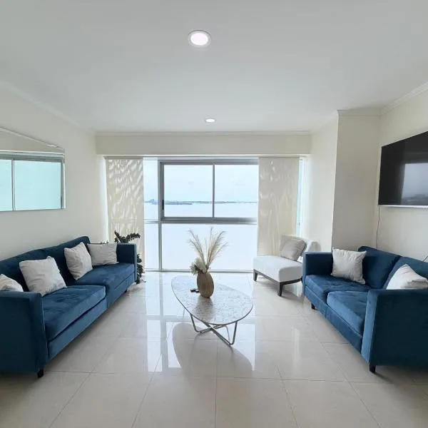 Suite 603, Riverfront, vista al río, Puerto Santa Ana, Guayaquil，位于瓜亚基尔的酒店