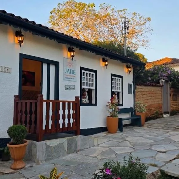 Pousada jade，位于皮雷诺波利斯的酒店