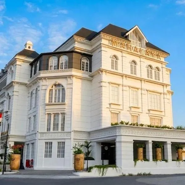 MAHALAYA The Legacy Hotel，位于梭罗的酒店