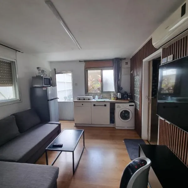 OSHER Simple house，位于纳哈里亚的酒店