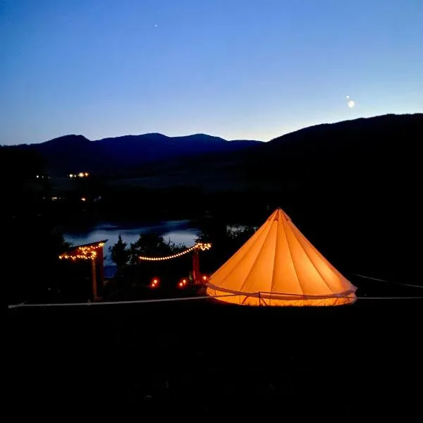 Zálesie Glamping,位于Kostolná Ves的酒店