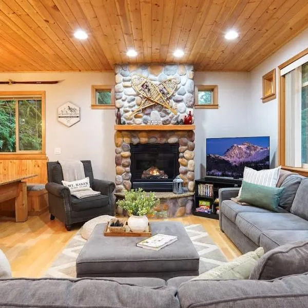 Snowline Hillside Chalet,位于格雷西尔的酒店