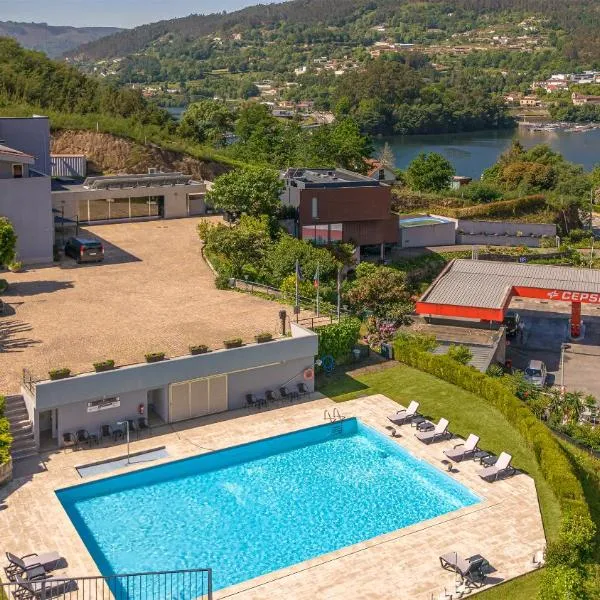 Hotel Portas do Gerês，位于吉尔斯的酒店