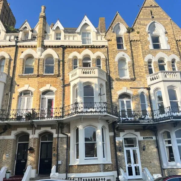 Luxury Sea View Historic Apartment，位于拉姆斯盖特的酒店