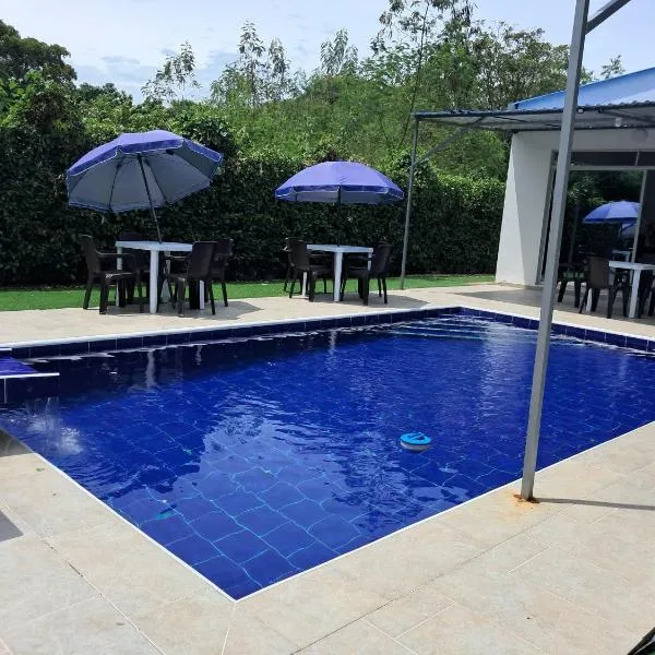 descanso ideal en ricaurte giradot，位于里考尔特的酒店