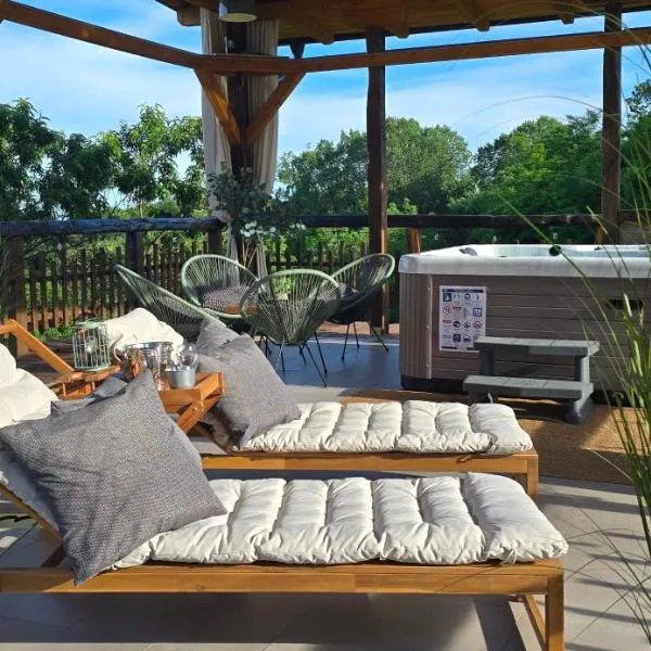 Studio apartman King with private jacuzzi and sauna，位于Štakorovec的酒店