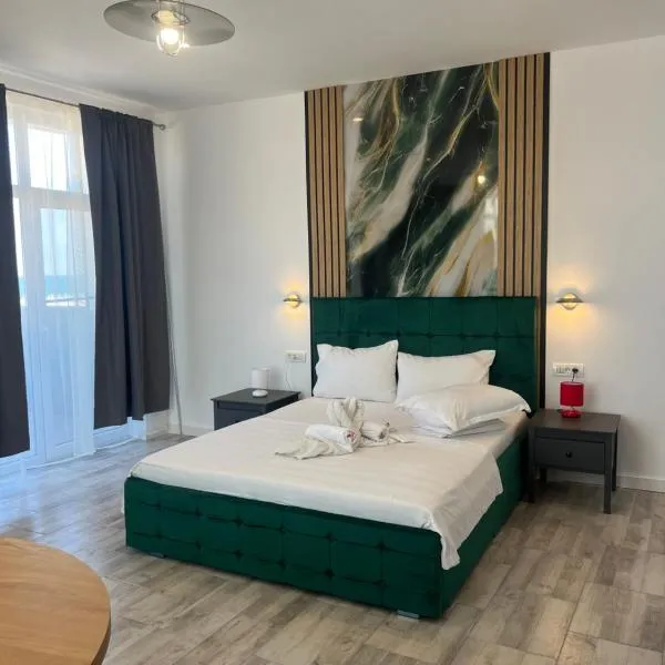 LA PLAYA STUDIOS PLUS - situat pe plaja cu vedere la mare，位于艾福雷诺德的酒店