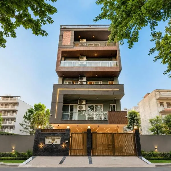 Lime Tree One BHK Service Apartment Near Artemis Hospital Sector 52 Gurgaon，位于古尔冈的酒店