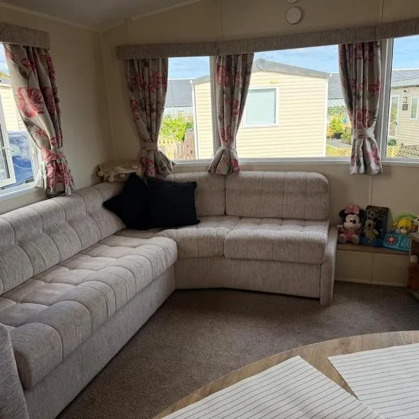 2-Bed caravan at Ladram Bay holiday Park，位于Otterton的酒店