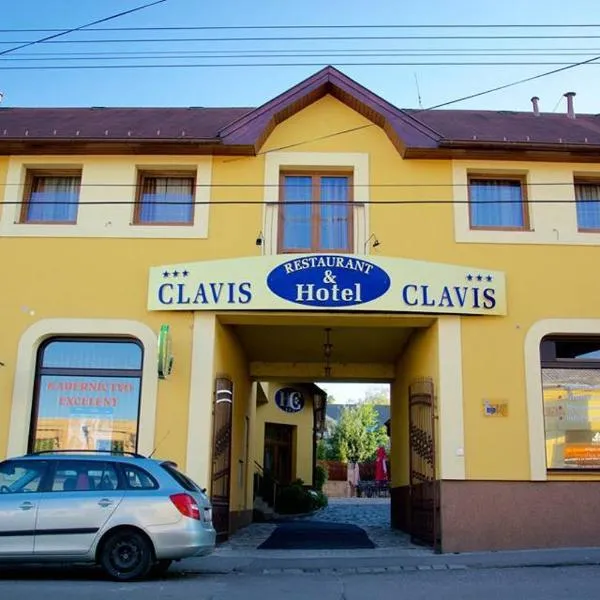 Hotel Clavis，位于Fiľakovo的酒店