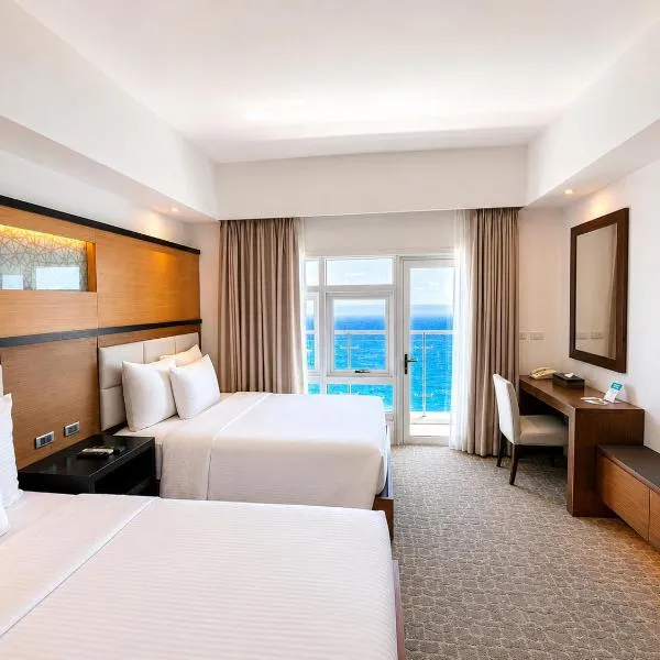 Arterra Seaview Resort，位于麦克坦的酒店