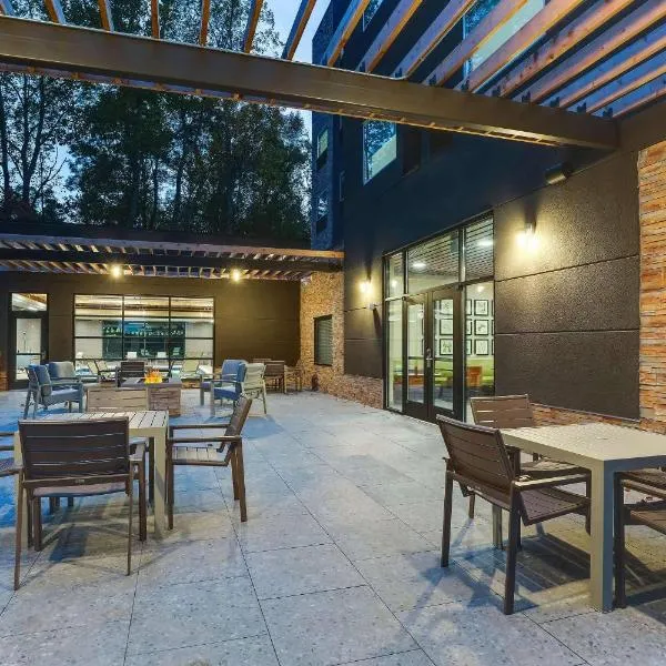 Country Inn & Suites by Radisson, Cumming near NorthSide Hospital Forsyth，位于卡明的酒店