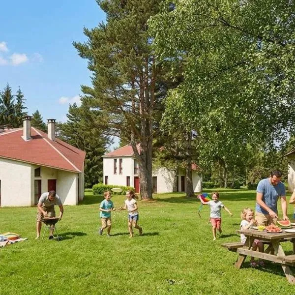 Les Gîtes du Bois de Chelles,位于La Chapelle-Geneste的酒店