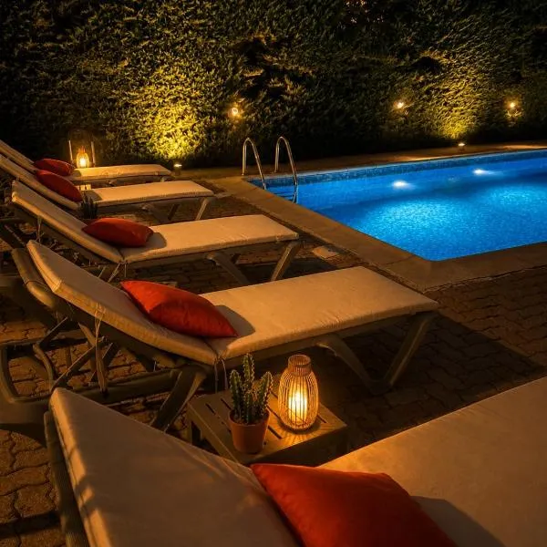 Hotel Cayrons Vence & St Paul de Vence，位于旺斯的酒店