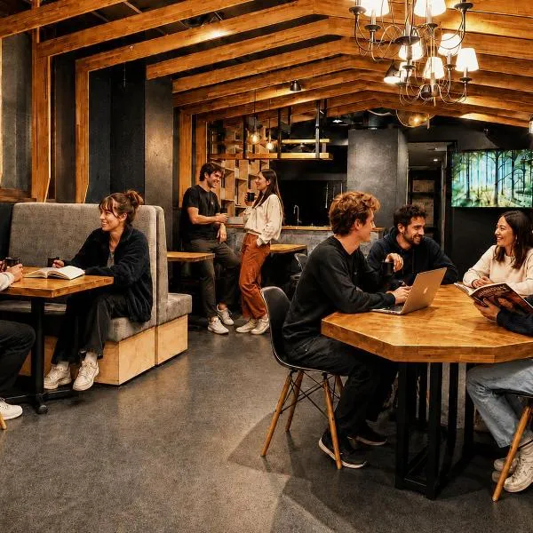 Namba Guesthouse HIVE，位于大阪的酒店